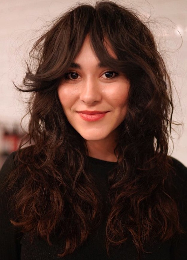 Long Wavy Shag with Curtain Bangs and Shrt Layers