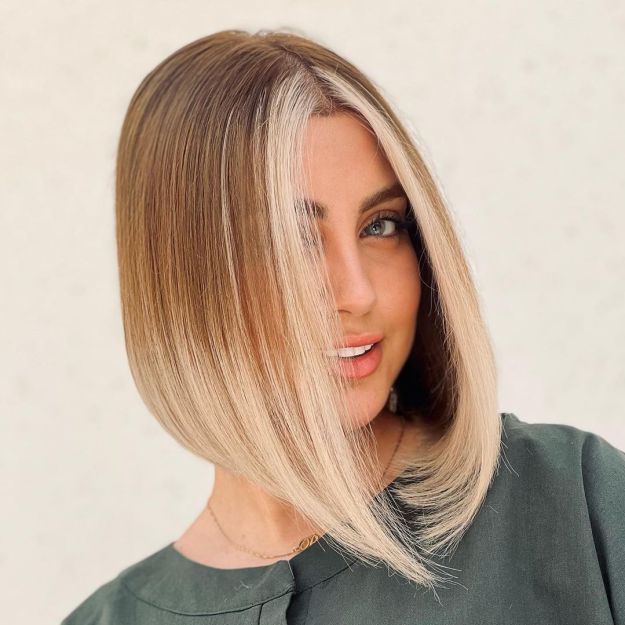 Medium Layered Bob with Long Blonde Streaks