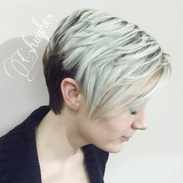 Edgy two-tone pixie cut with textured bangs