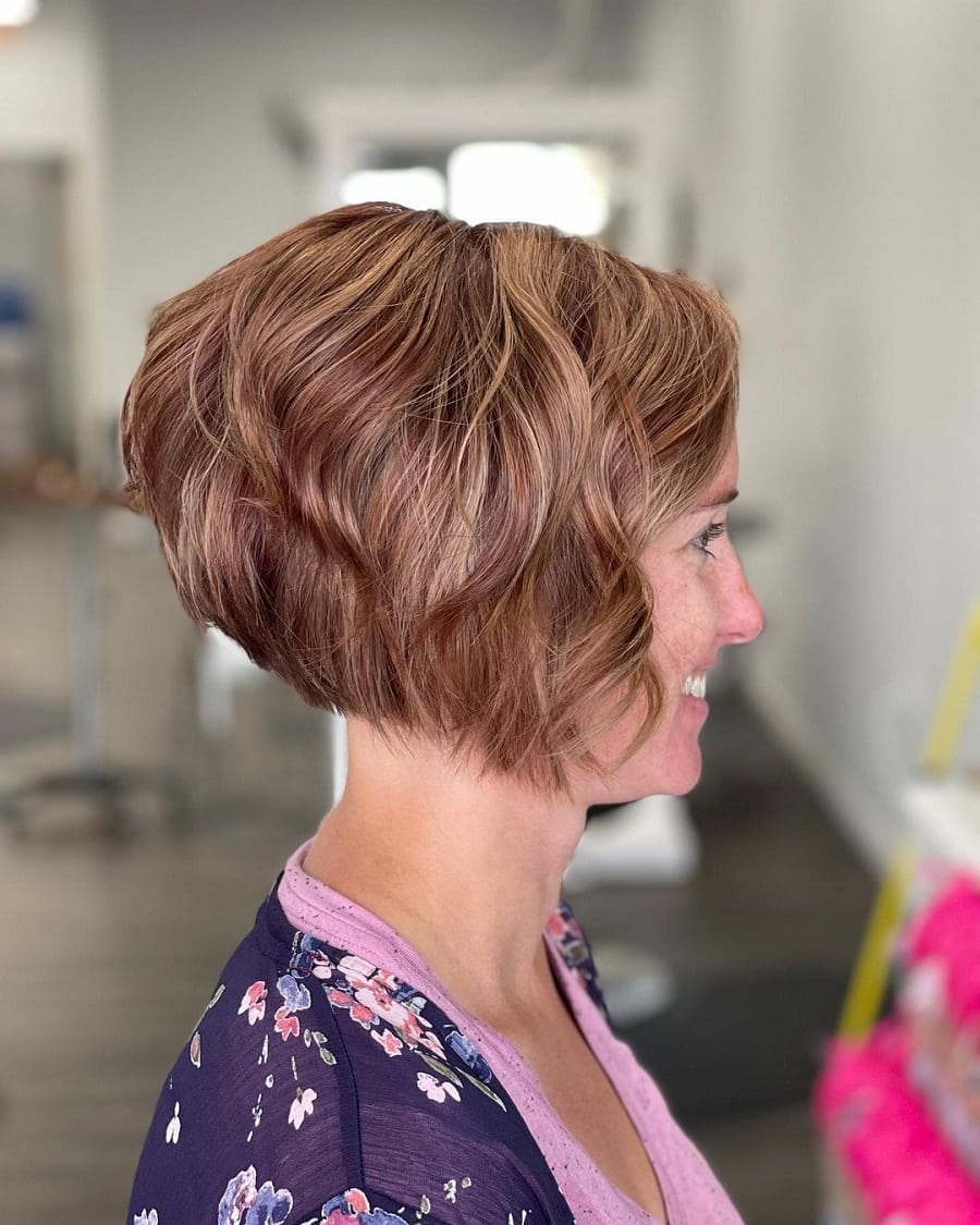 short wavy inverted bob cut