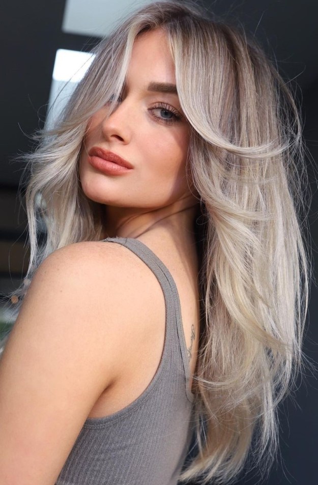 Shotr Layers on Long BLonde Hair with Shadow Roots