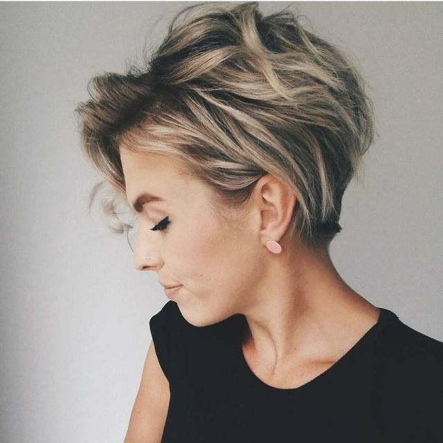 trendy short hairstyle 2022