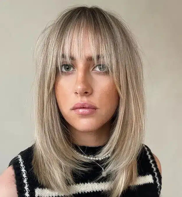 Blended Highlights on Medium-Length Haircut