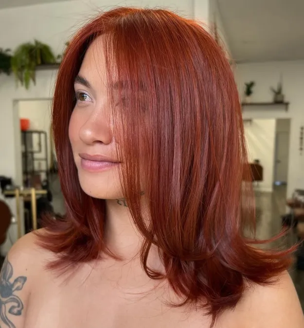 Red Inverted Collarbone-Length Hair on Straight Texture