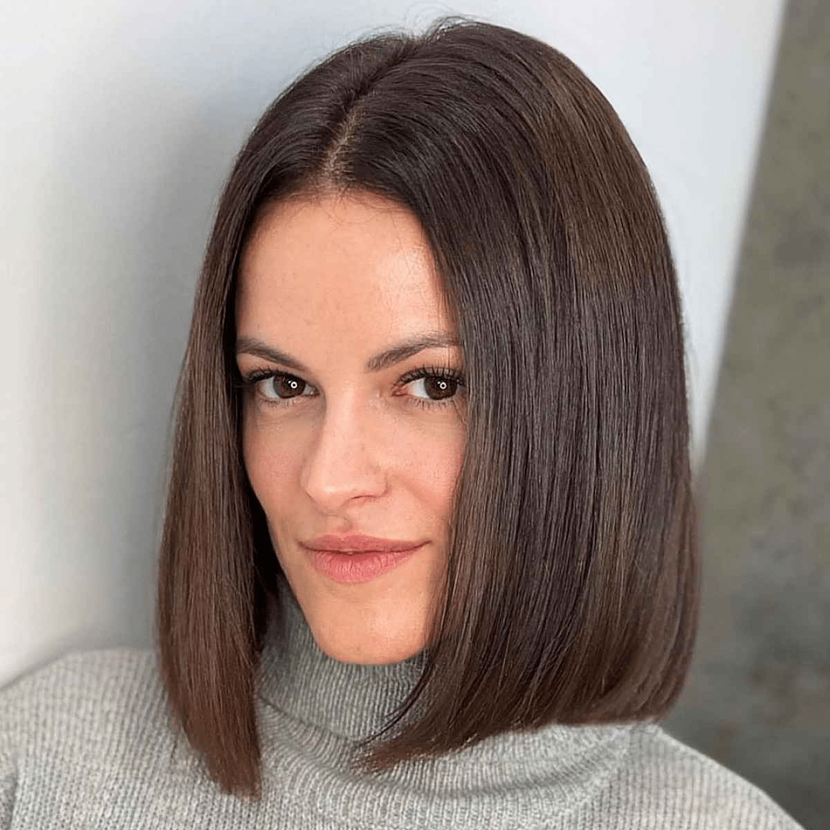 Sleek Shoulder-Length Chocolate Brown Hair