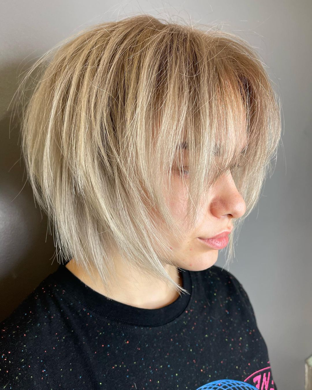 Short Messy Hairstyles through a Blonde Choppy Bob