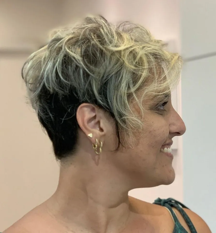 pixie-with-bold-highlights-and-long-fringe