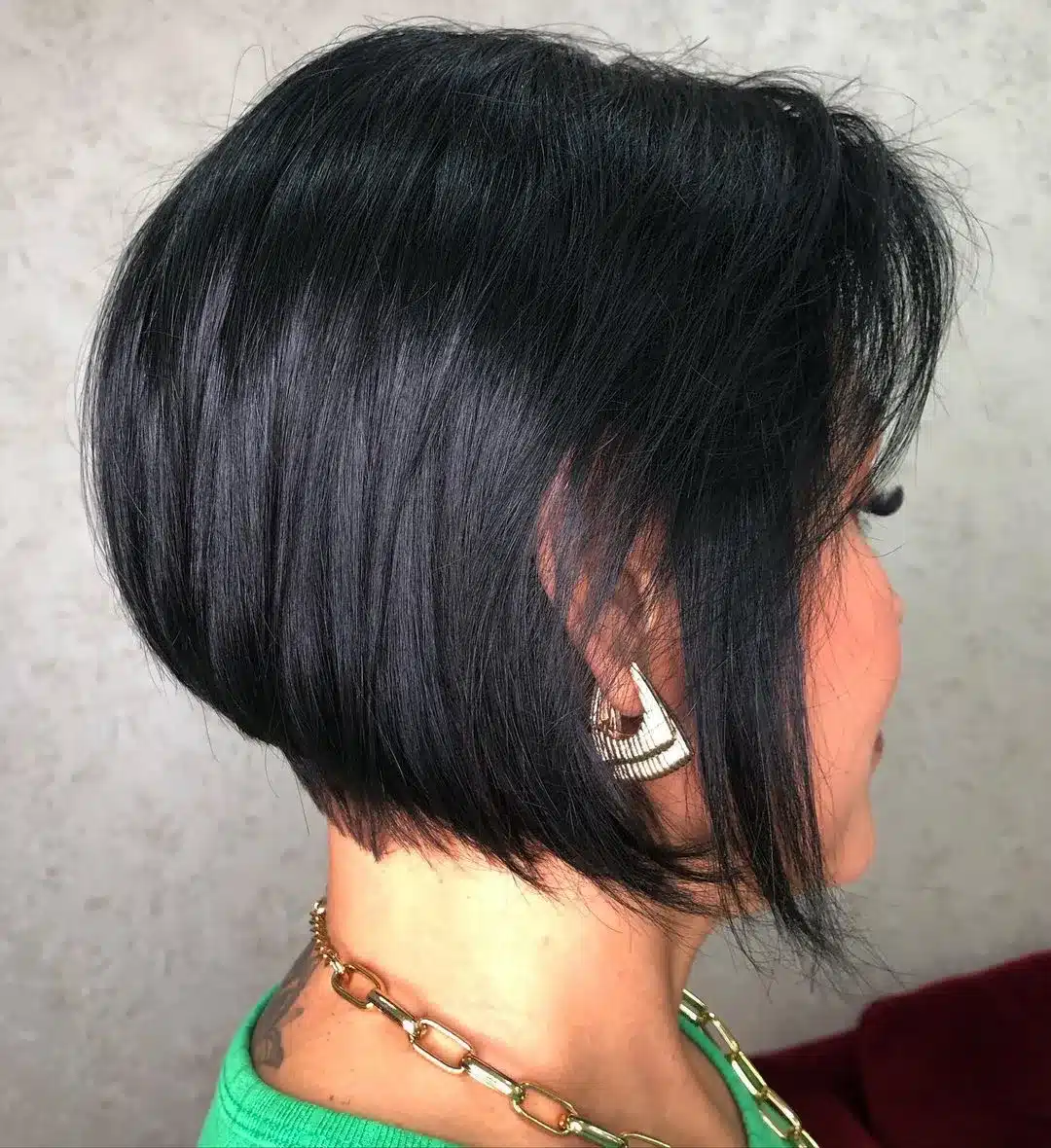 sleek-rounded-brunette-bob