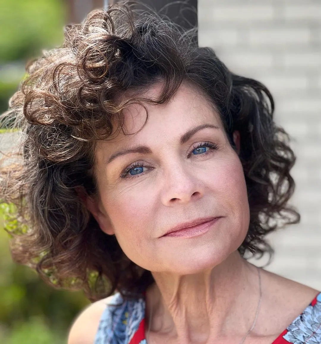 5-delightful-curly-hairstyle-for-over-50