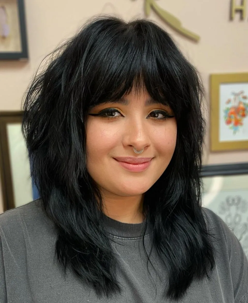 5-medium-haircut-with-bangs-for-round-faces