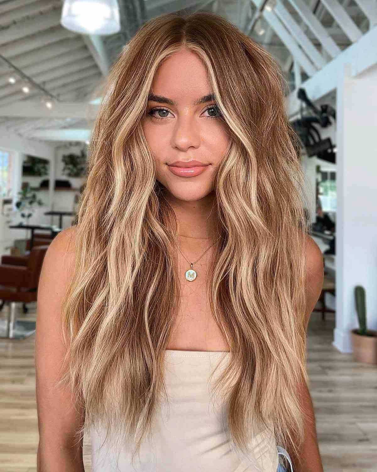 Light Brown Hair with a Light Blonde Money Piece